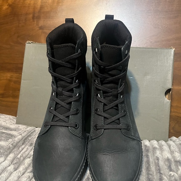 Timberland Women’s Black High-Top Boots - Picture 2 of 6